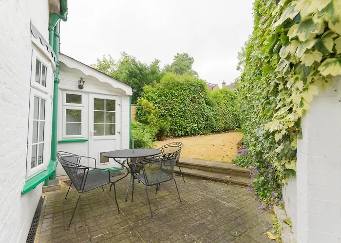 Unique Country Cottage Nr Nature Reserve Sleeps 4